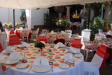 هتل Mansion Del Cupatitzio