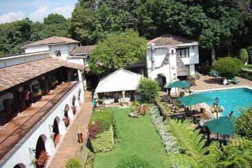 هتل Mansion Del Cupatitzio