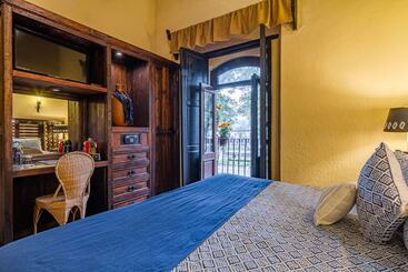 هتل Mansion Iturbe