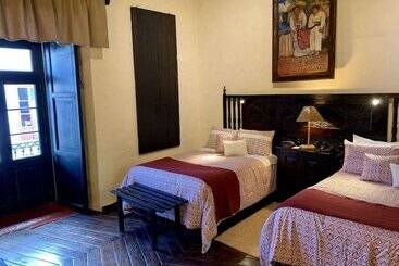 هتل Mansion Iturbe