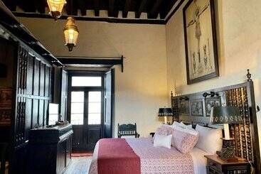 هتل Mansion Iturbe
