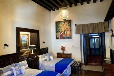 هتل Mansion Iturbe