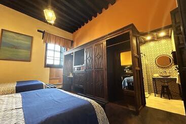 هتل Mansion Iturbe