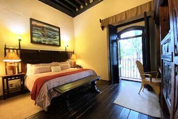 هتل Mansion Iturbe