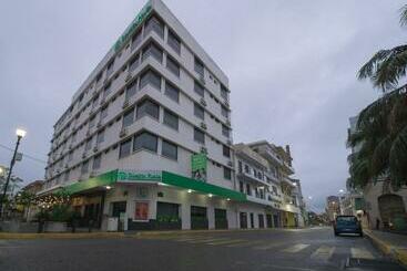 هتل Olmeca Plaza Urban Express