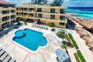 هتل Playa Azul Cozumel