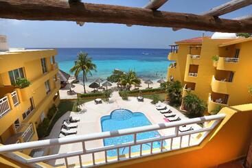 ホテル Playa Azul Cozumel