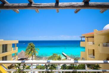 ホテル Playa Azul Cozumel