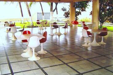 هتل Playa De Santiago