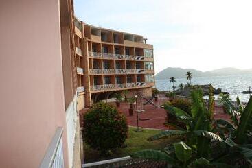 هتل Playa De Santiago
