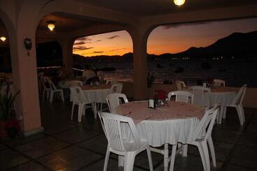 هتل Playa De Santiago