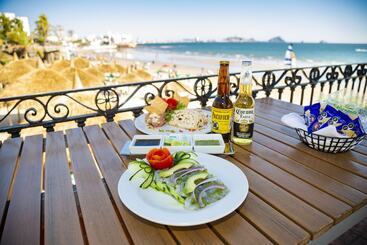 هتل Playa Mazatlan