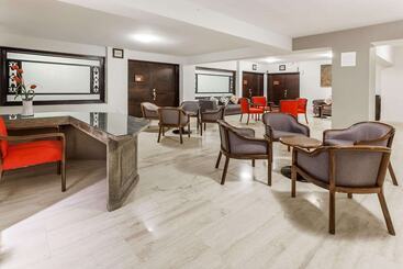 هتل Ramada Plaza By Wyndham Leon