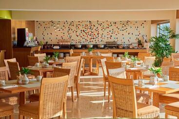 هتل Sheraton Buganvilias Resort & Convention Center