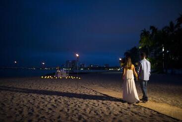 هتل Sheraton Buganvilias Resort & Convention Center