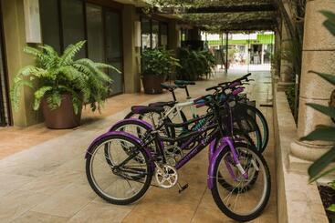 هتل Suites Colonial
