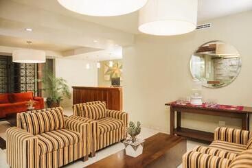 هتل Suites Colonial