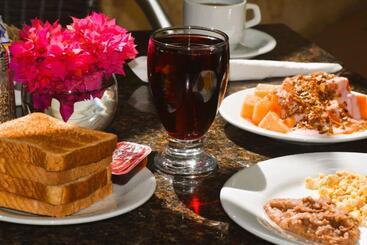هتل Suites Colonial