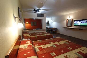 هتل Suites Kino