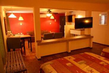 هتل Suites Kino