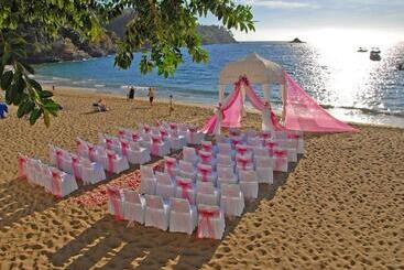 هتل Tesoro Manzanillo All Inclusive