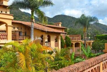 هتل Villas Danza Del Sol