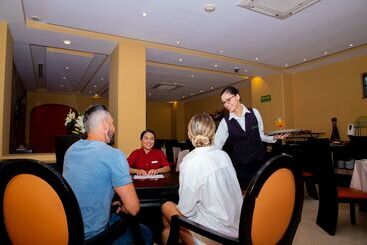 استراحتگاه Barcelo Puerto Vallarta All Inclusive