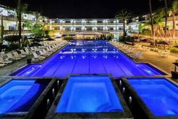 استراحتگاه San Nicolas Hotel Casino