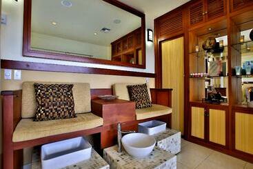 All Inclusive Divi Little Bay Beach Resort