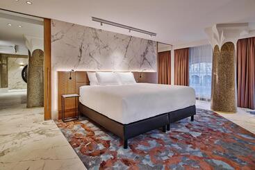Clayton Hotel Amsterdam American