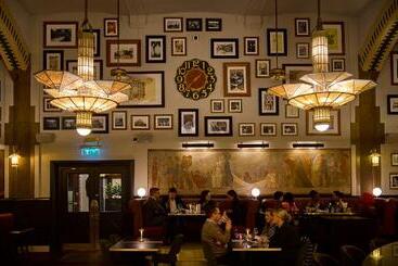 Clayton Hotel Amsterdam American