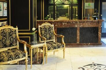 هتل Apollofirst Boutique