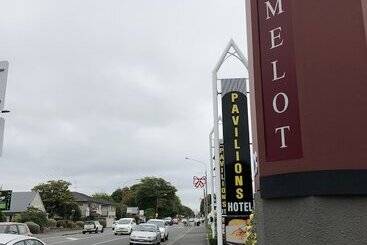 هتل Camelot Motor Lodge