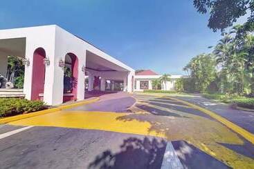 هتل Globales Camino Real Managua