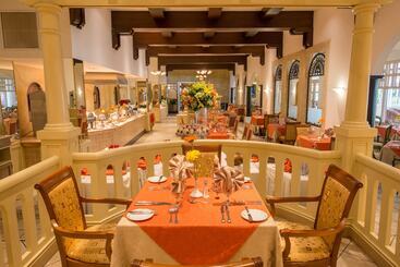 هتل Globales Camino Real Managua