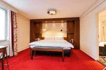 Golden Tulip Hotel Central