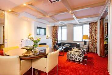 Golden Tulip Hotel Central