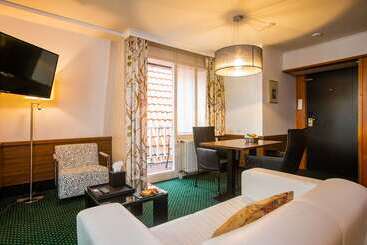 Golden Tulip Hotel Central