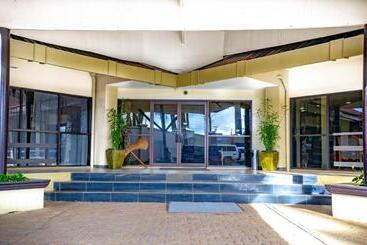 Highlander Hotel & Apartments