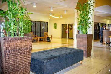 Highlander Hotel & Apartments