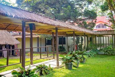 Highlander Hotel & Apartments