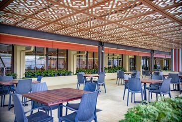 Highlander Hotel & Apartments