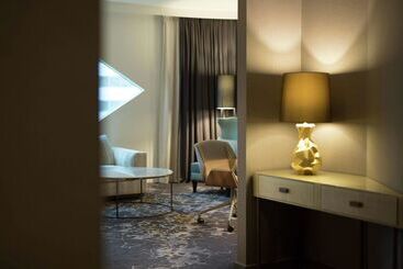 هتل Hilton Amsterdam Airport Schiphol