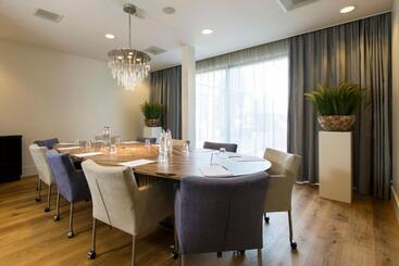 هتل Holiday Inn Eindhoven Centre, An Ihg