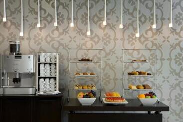 هتل Holiday Inn Eindhoven Centre, An Ihg