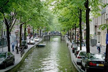 هتل NH Amsterdam Schiller