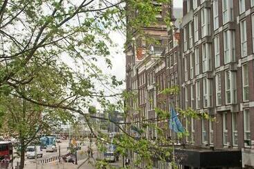 هتل Prins Hendrik