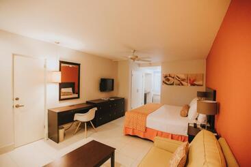 Talk Of The Town Beach Hotel & Beach Club By Gh Hoteles