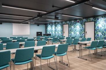 Thon Hotel Bergen Airport