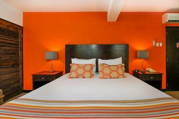 Talk Of The Town Beach Hotel & Beach Club By Gh Hoteles